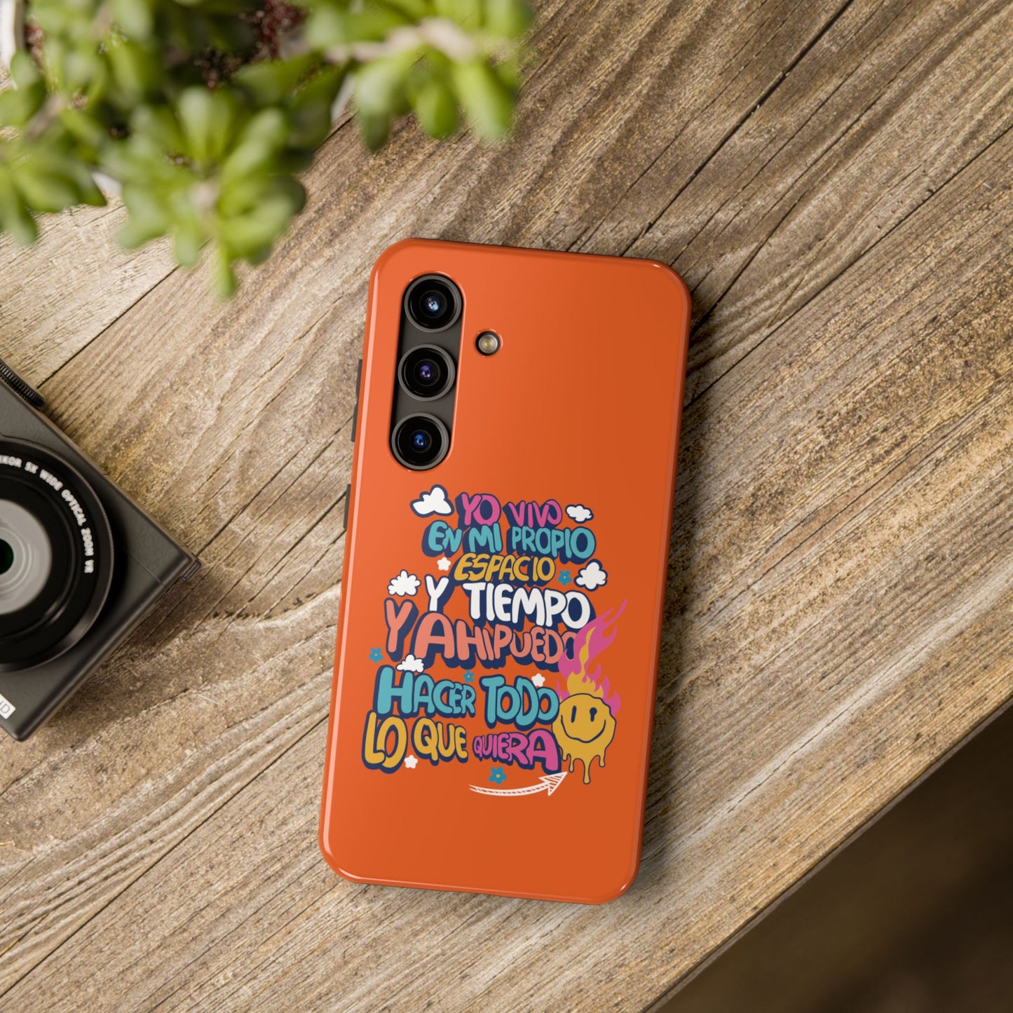 Funda para teléfono "Yo vivo en propio espacio y tiempo" - Naranja