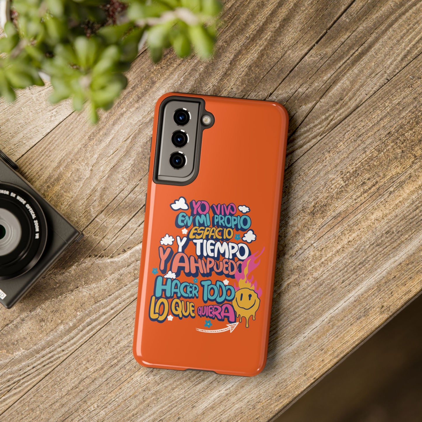 Funda para teléfono "Yo vivo en propio espacio y tiempo" - Naranja