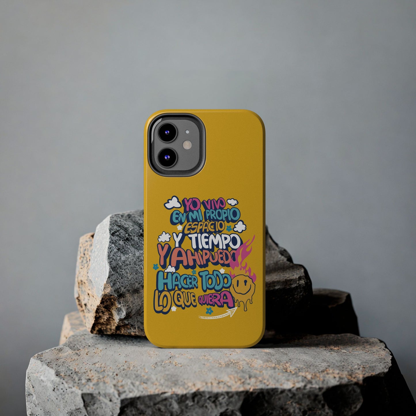 Funda para teléfono "Yo vivo en propio espacio y tiempo" - Amarillo