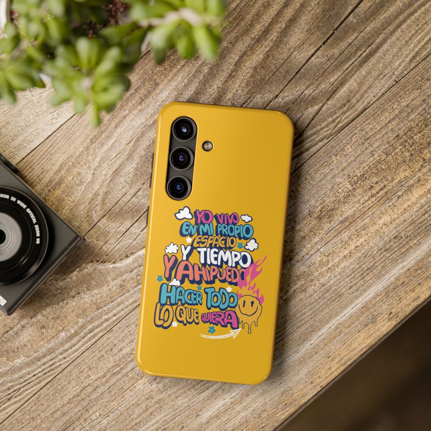 Funda para teléfono "Yo vivo en propio espacio y tiempo" - Amarillo