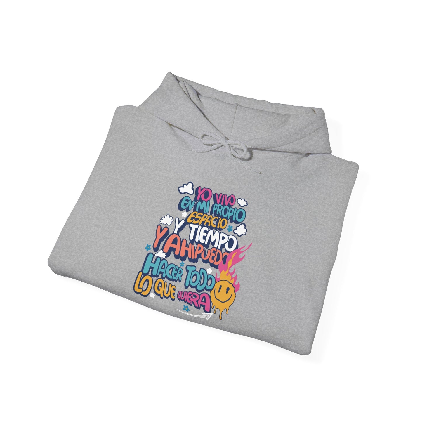 Sudadera con capucha unisex Heavy Blend™ "Yo vivo en mi propio espacio y tiempo" - Celes Manifestación